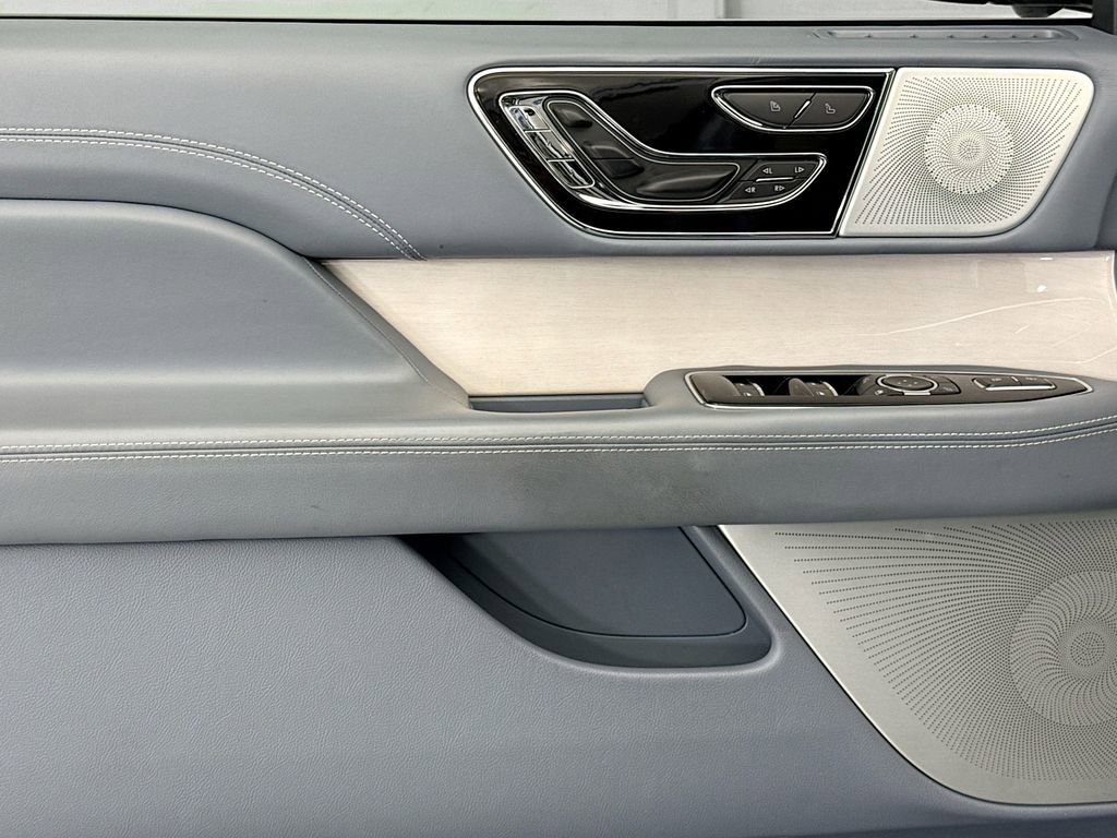 Used 2023 Lincoln Navigator L Black Label image 22