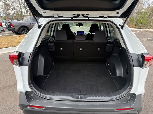 Used 2025 Toyota RAV4 LE image 9
