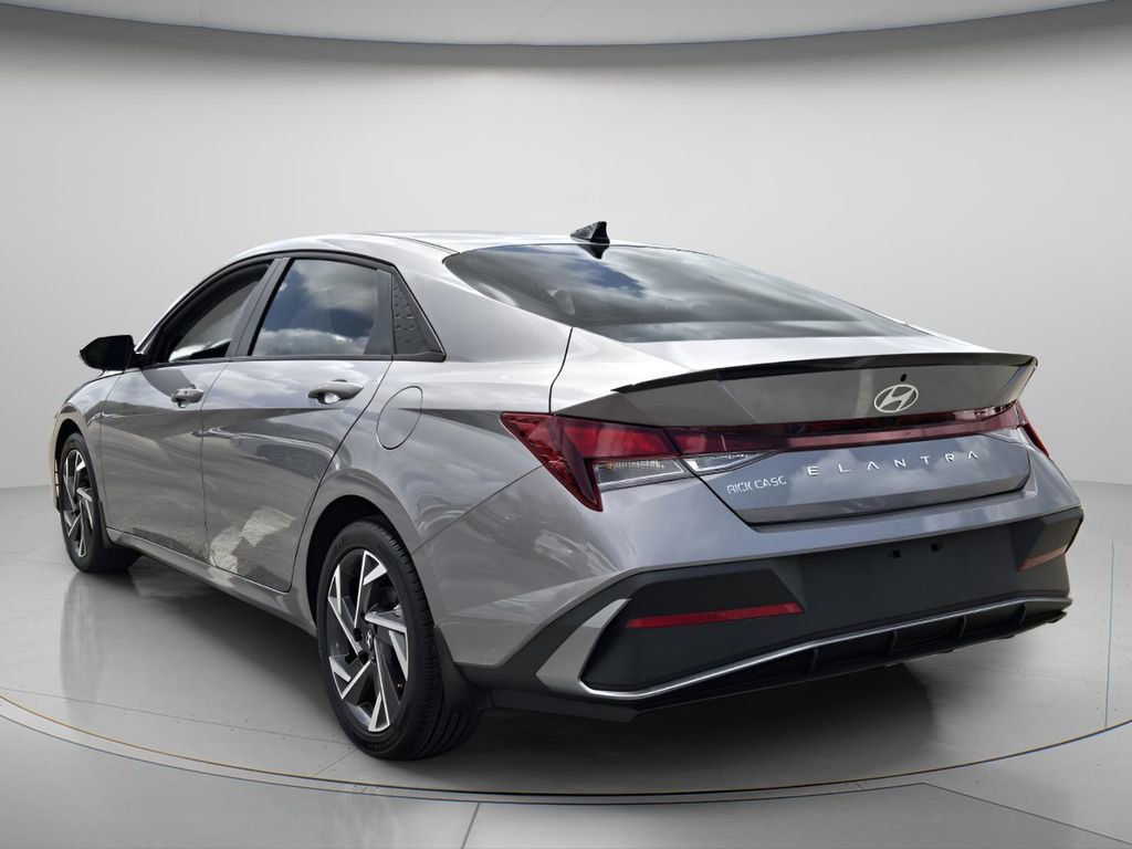 Certified 2025 Hyundai Elantra Sport image 7