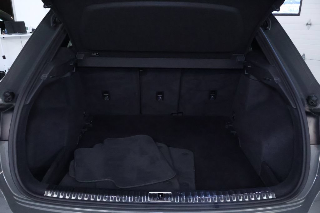Used 2020 Audi Q3 2.0T Prestige w/ Prestige Package AWD/4WD image 17