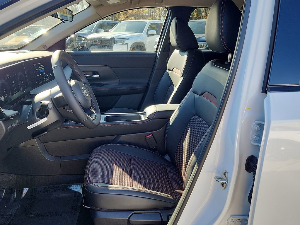 New 2026 Nissan Kicks SR w/ Cold Weather Package image 6
