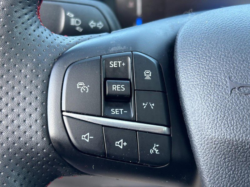 Used 2023 Ford Escape ST-Line w/ Tech Pack #1 AWD/4WD image 18