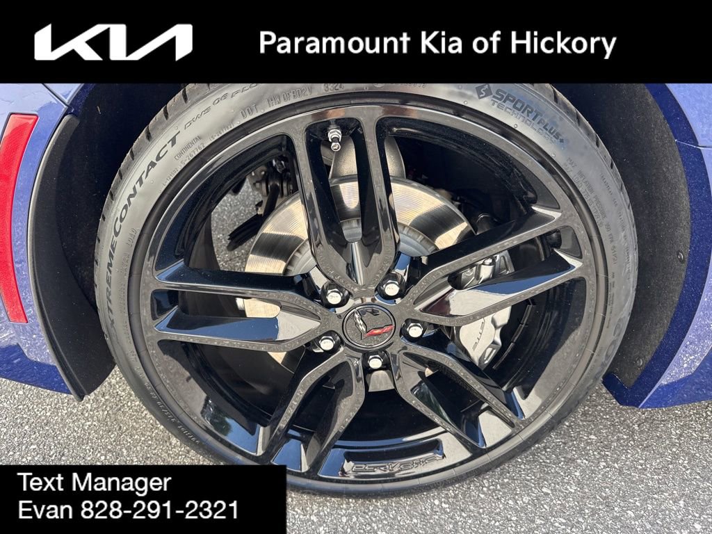 Used 2019 Chevrolet Corvette Stingray Convertible w/ Carbon Flash Badge Package RWD image 15