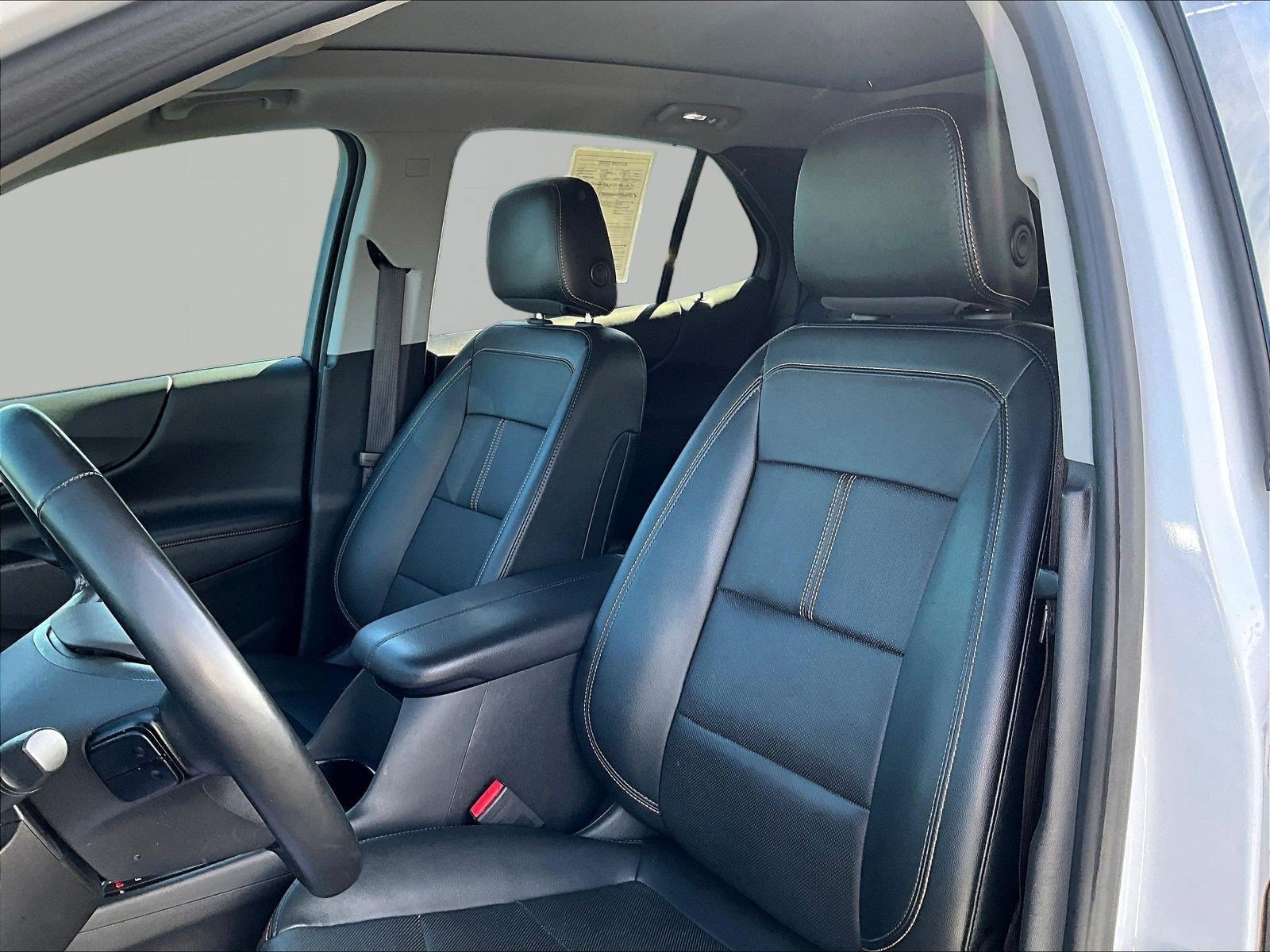 Used 2023 Chevrolet Equinox Premier FWD image 21