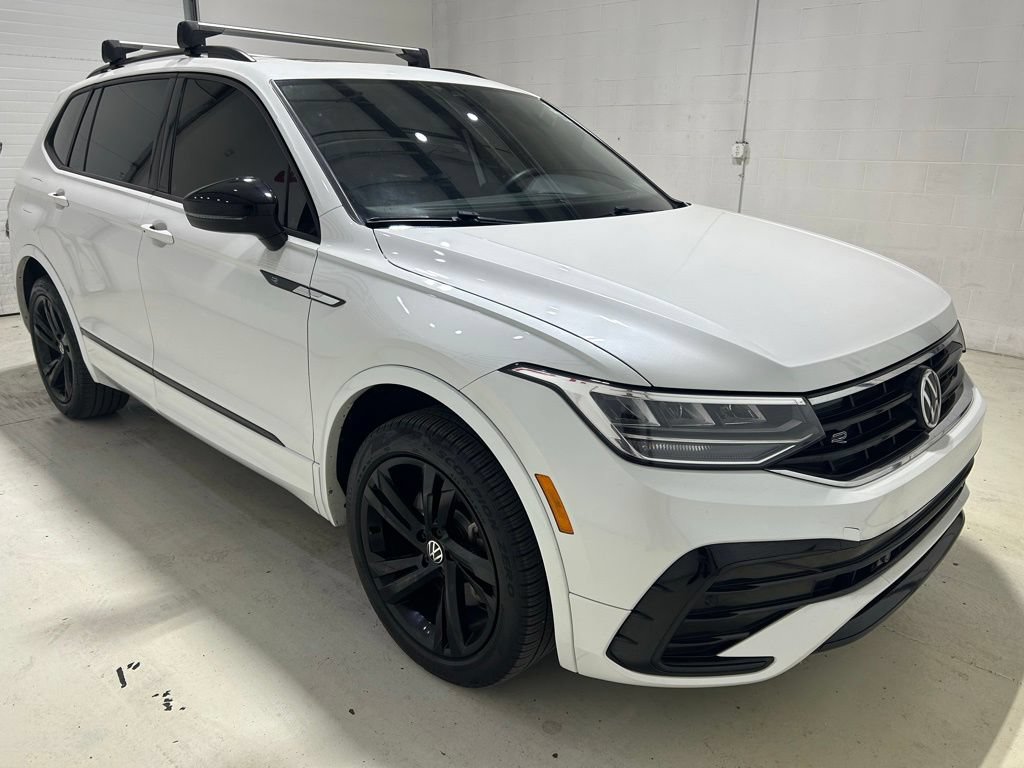 Used 2024 Volkswagen Tiguan SE R-Line AWD/4WD image 8