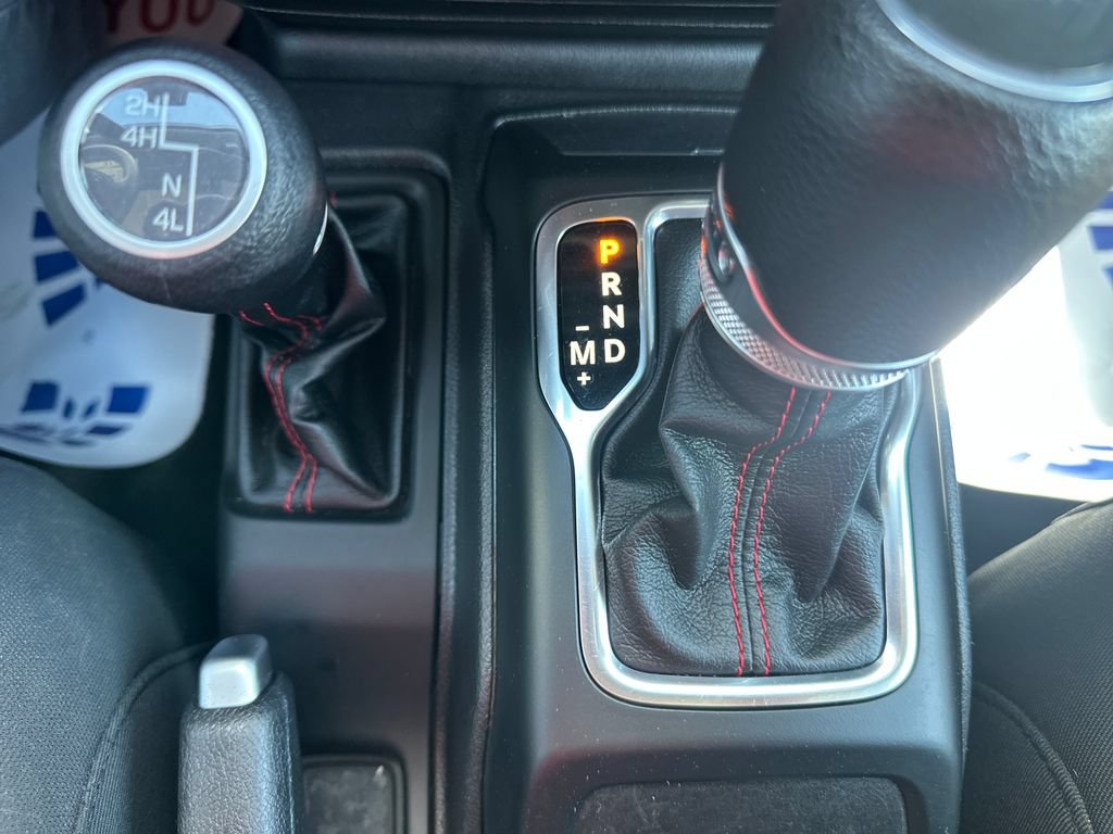 Used 2023 Jeep Gladiator Rubicon AWD/4WD image 26