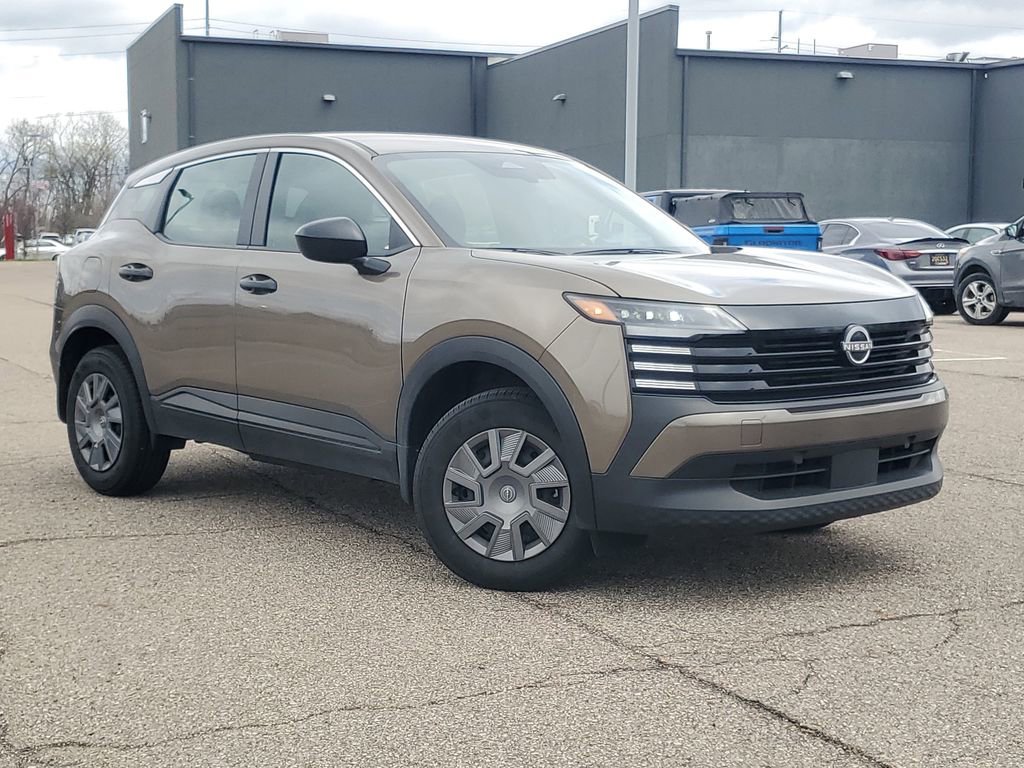 Used 2025 Nissan Kicks S image 1