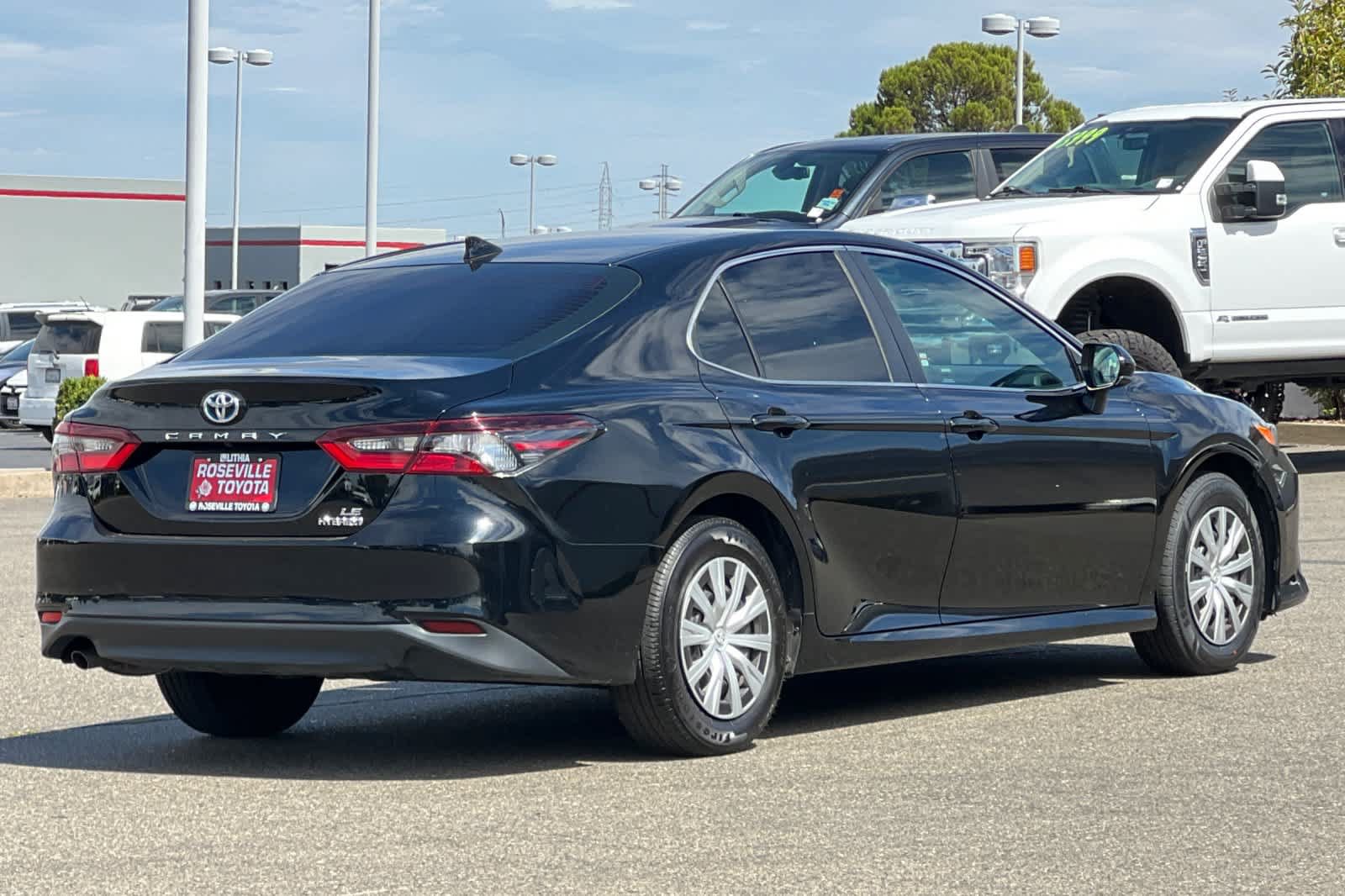 Used 2022 Toyota Camry LE FWD video 2
