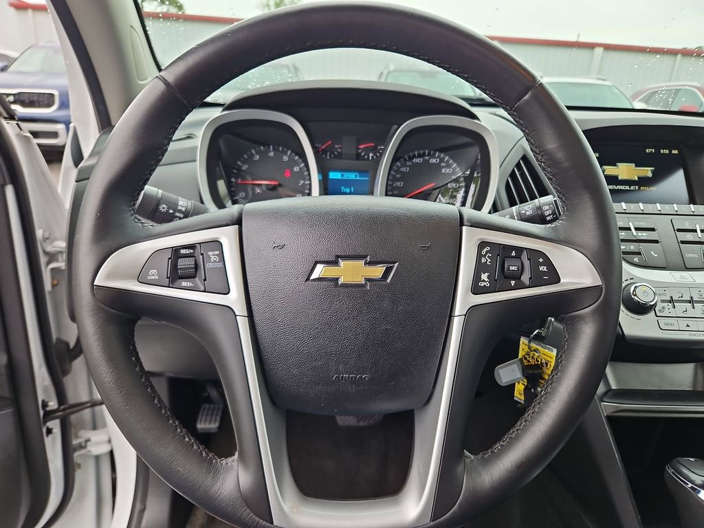 Used 2017 Chevrolet Equinox Premier w/ Enhanced Convenience Package FWD image 10