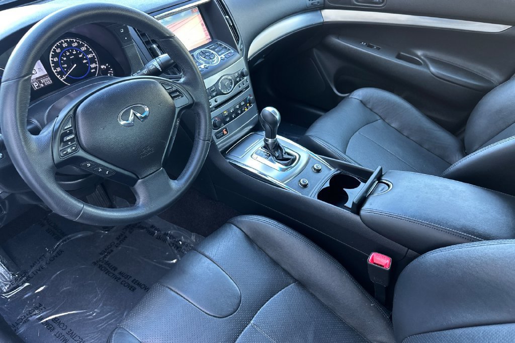 Used 2015 INFINITI Q40 w/ Navigation Package RWD image 9