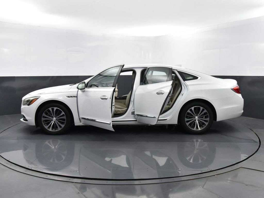 Used 2017 Buick LaCrosse Essence image 34