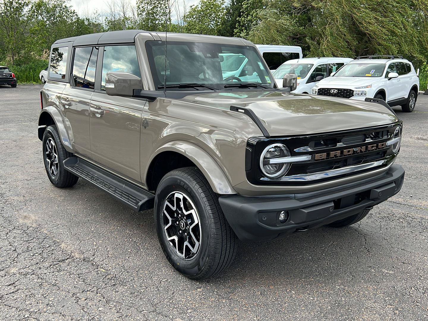 Used 2025 Ford Bronco Outer Banks AWD/4WD image 24