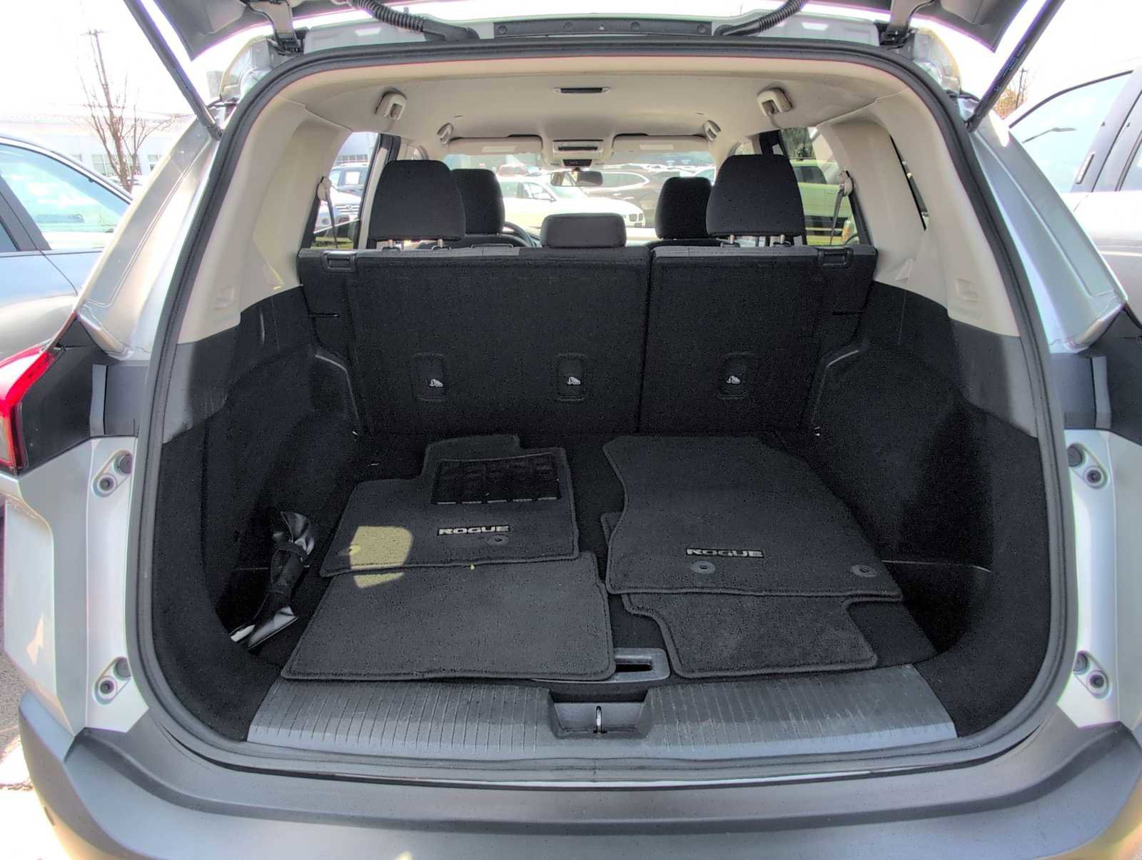 Used 2023 Nissan Rogue SV AWD/4WD image 32