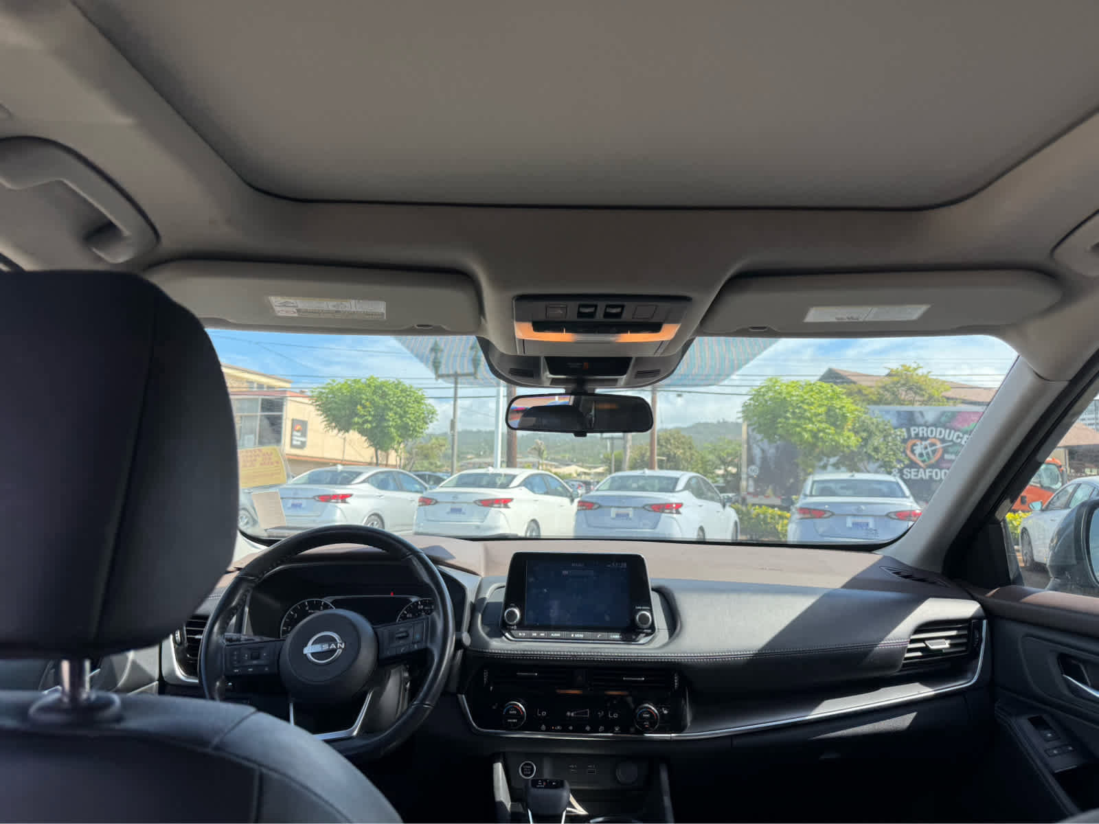 Used 2023 Nissan Rogue SV w/ SV Premium Package FWD image 10