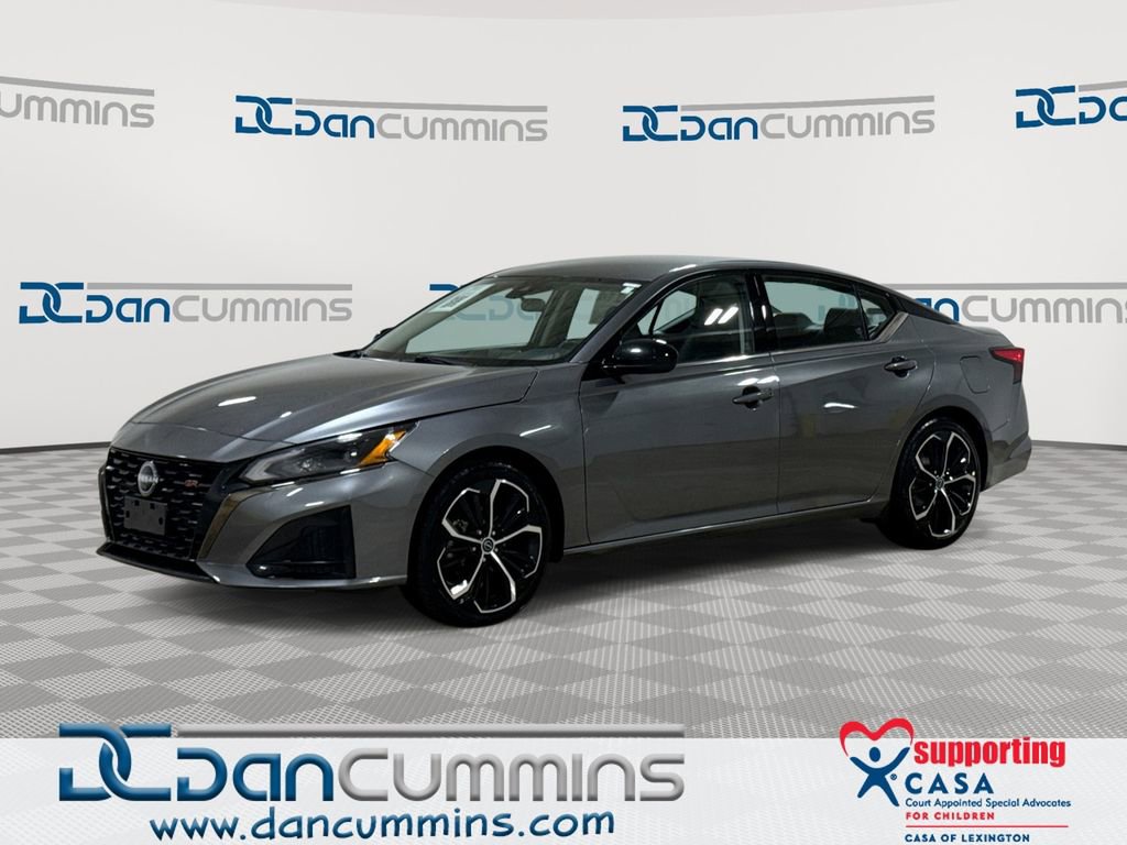 Used 2023 Nissan Altima 2.5 SR image 1