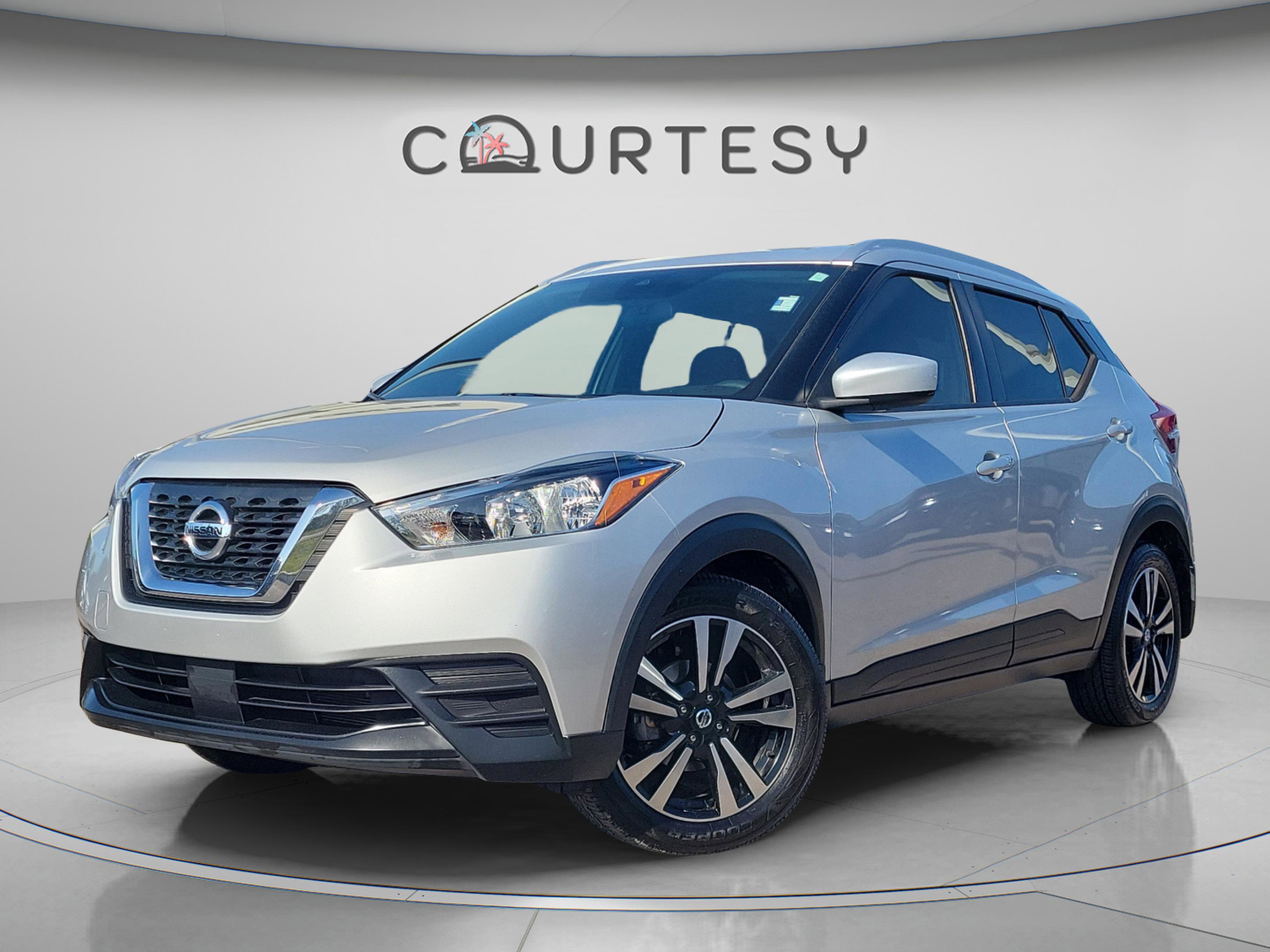 Certified 2020 Nissan Kicks SV image 1