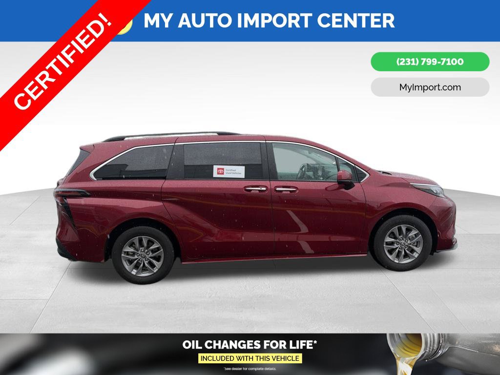 Certified 2026 Toyota Sienna XLE FWD image 8