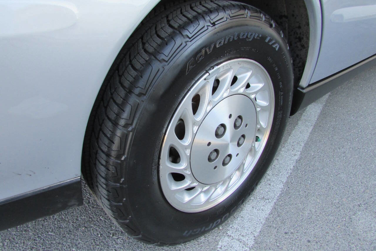 Used 2000 Saturn L-Series LS2 image 12