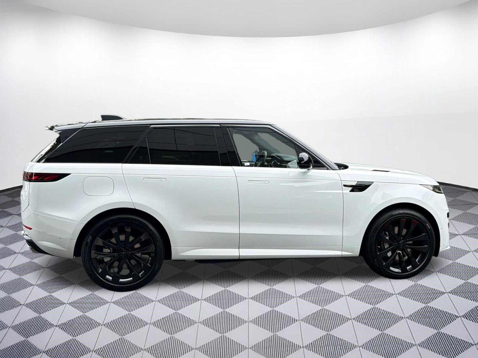 New 2026 Land Rover Range Rover Sport Dynamic SE AWD/4WD image 8