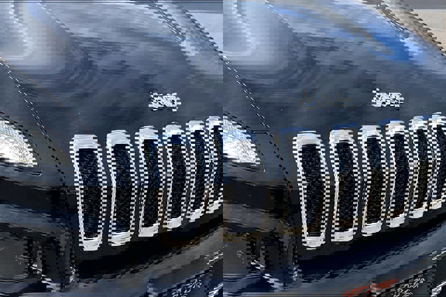 Used 2015 Jeep Cherokee Limited w/ Luxury Group image 33