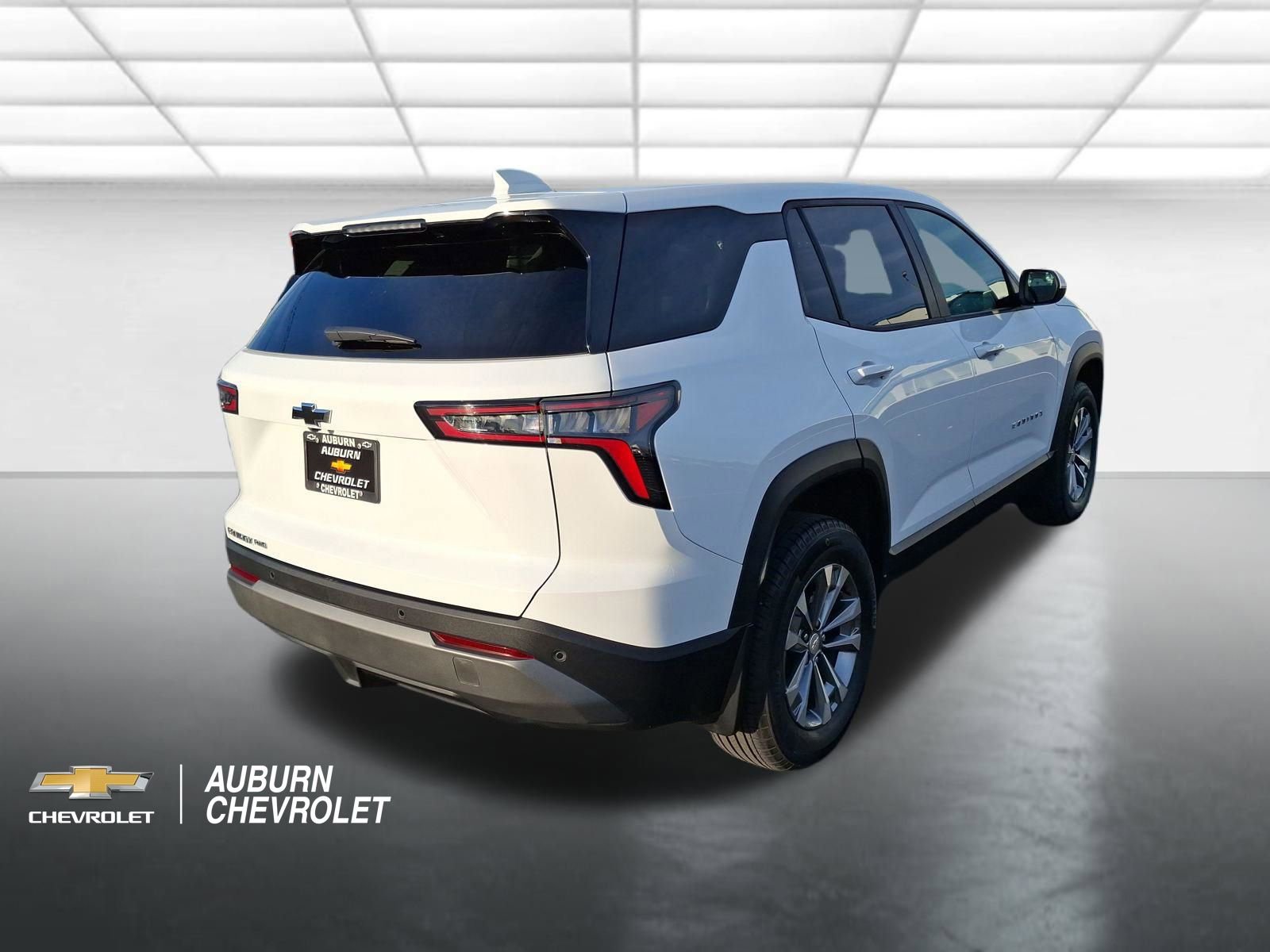 Used 2026 Chevrolet Equinox LT w/ Convenience Package II image 3