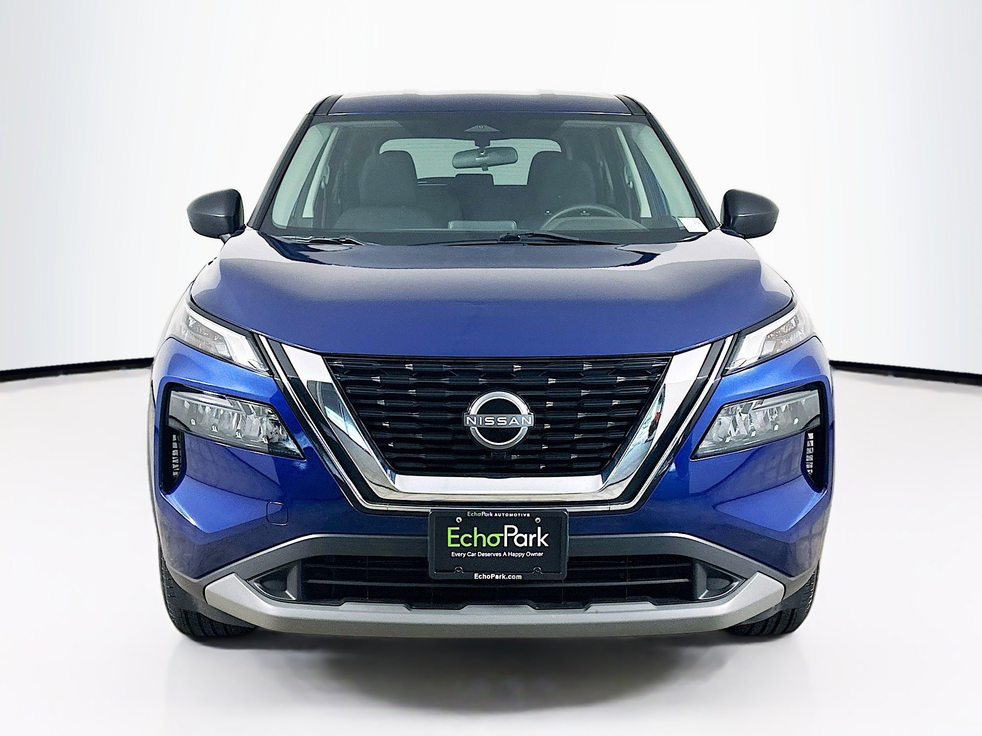 Used 2023 Nissan Rogue S AWD/4WD image 2