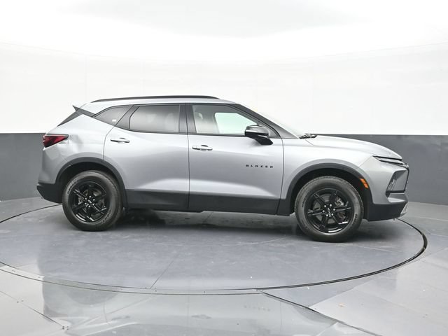 Used 2024 Chevrolet Blazer LT w/ Midnight/Sport Edition FWD image 17