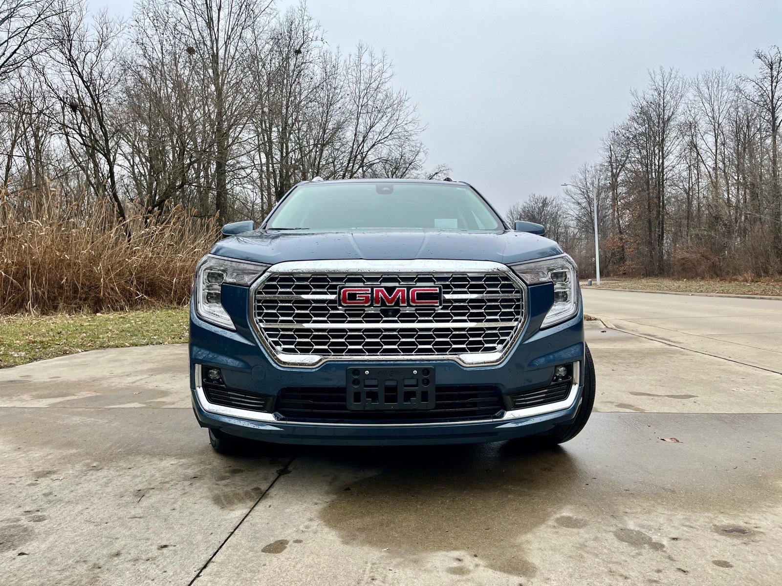 Used 2024 GMC Terrain Denali w/ Denali Premium Package image 3