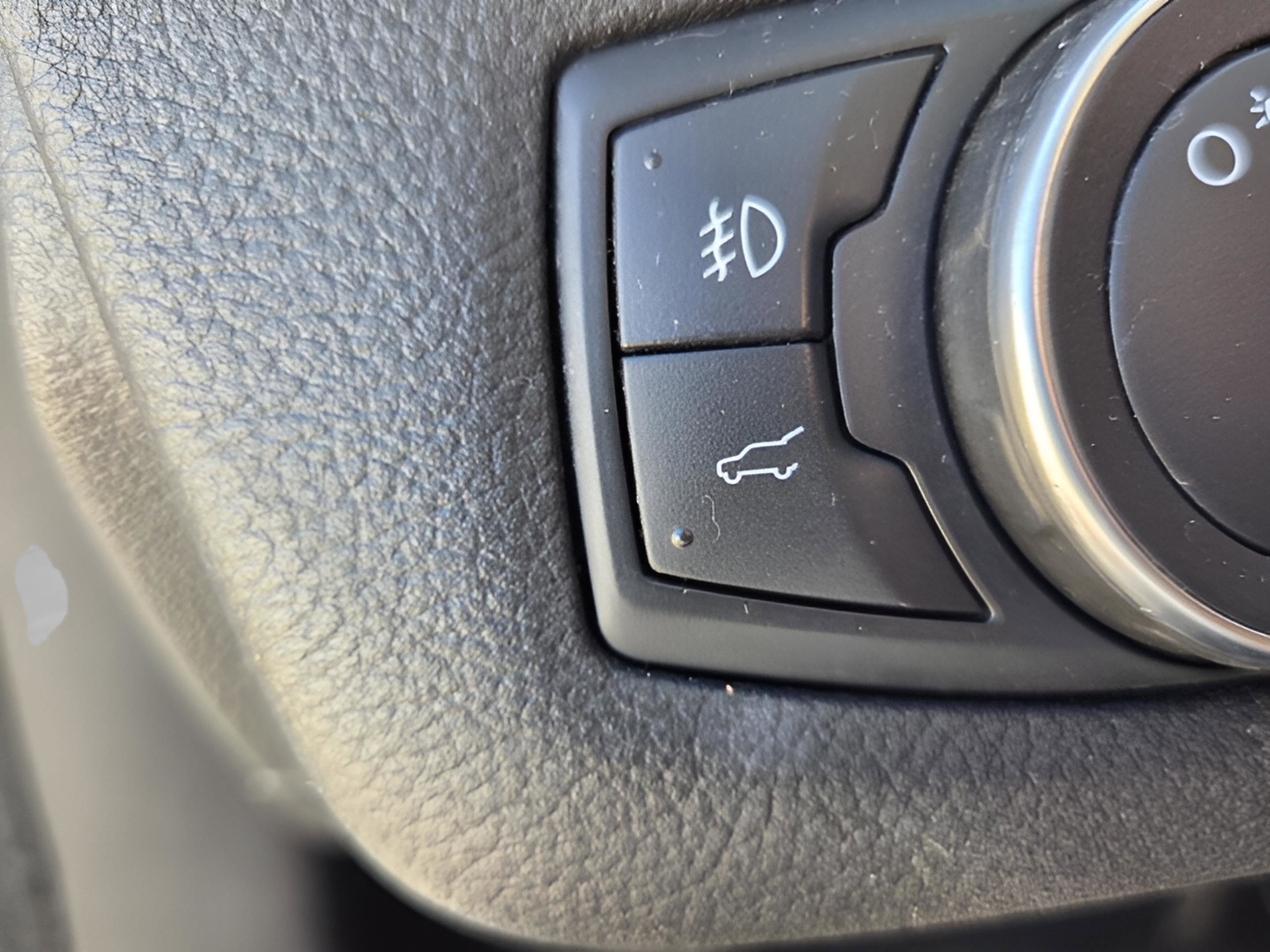 Used 2018 Ford Escape SEL w/ Ford Safe & Smart Package image 13