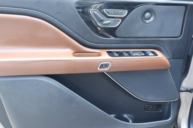 Certified 2020 Lincoln Aviator Reserve w/ Equipment Group 201A RWD image 12