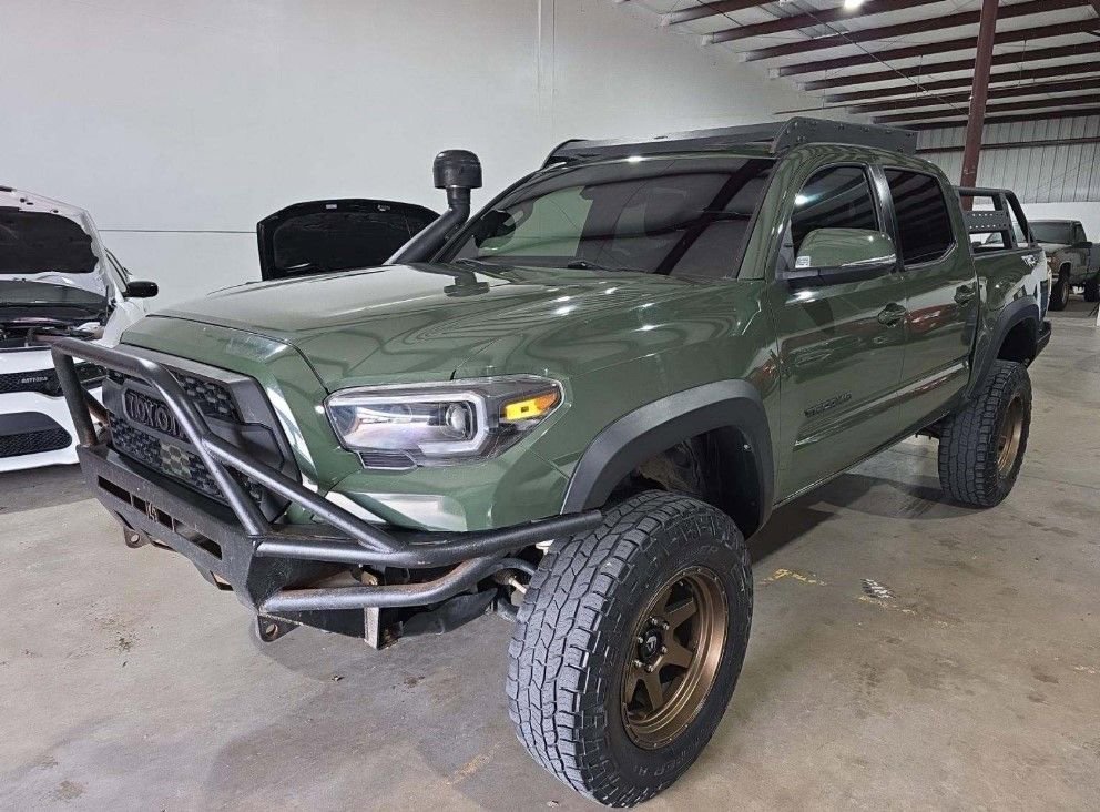 Used 2021 Toyota Tacoma TRD Off-Road w/ Technology Package image 3