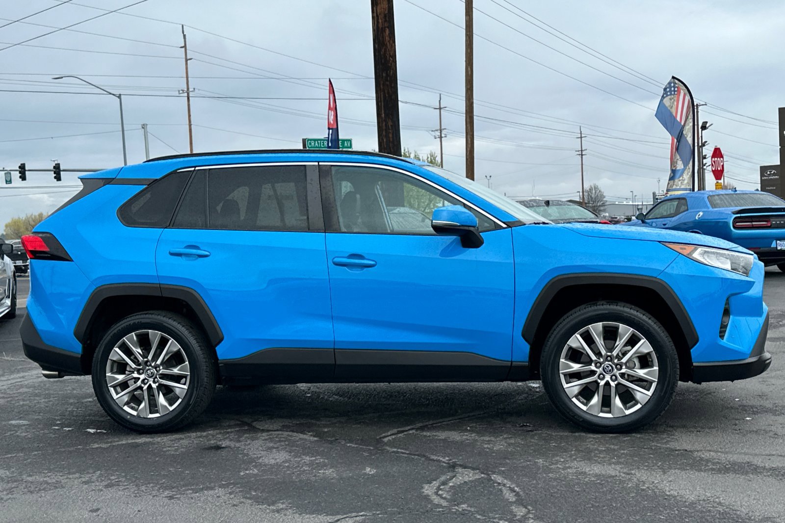 Used 2019 Toyota RAV4 XLE Premium AWD/4WD image 3