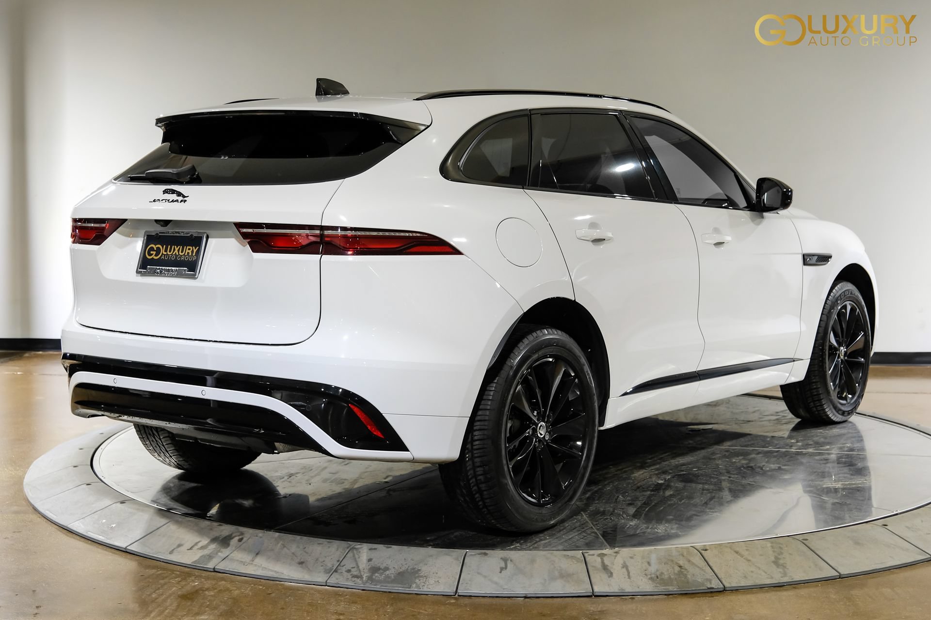 Used 2024 Jaguar F-PACE R-Dynamic S AWD/4WD image 10