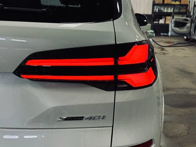 New 2026 BMW X5 xDrive40i w/ M Sport Package AWD/4WD image 7