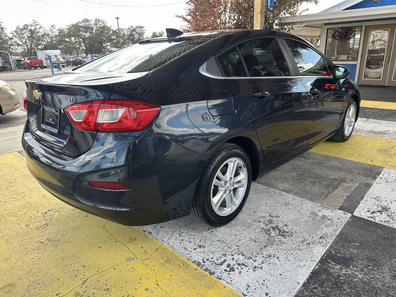 Used 2016 Chevrolet Cruze LT w/ Convenience Package FWD image 5