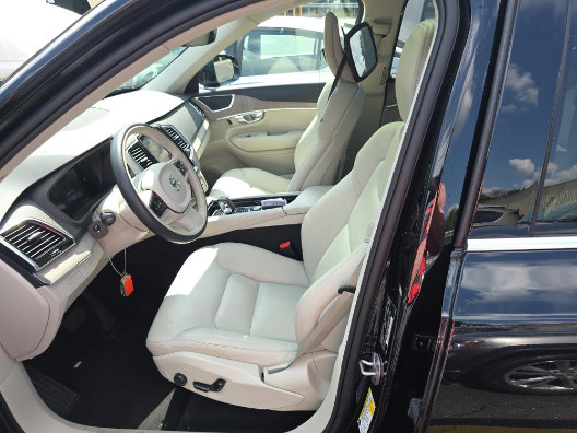 Used 2024 Volvo XC90 T8 Plus AWD/4WD image 8