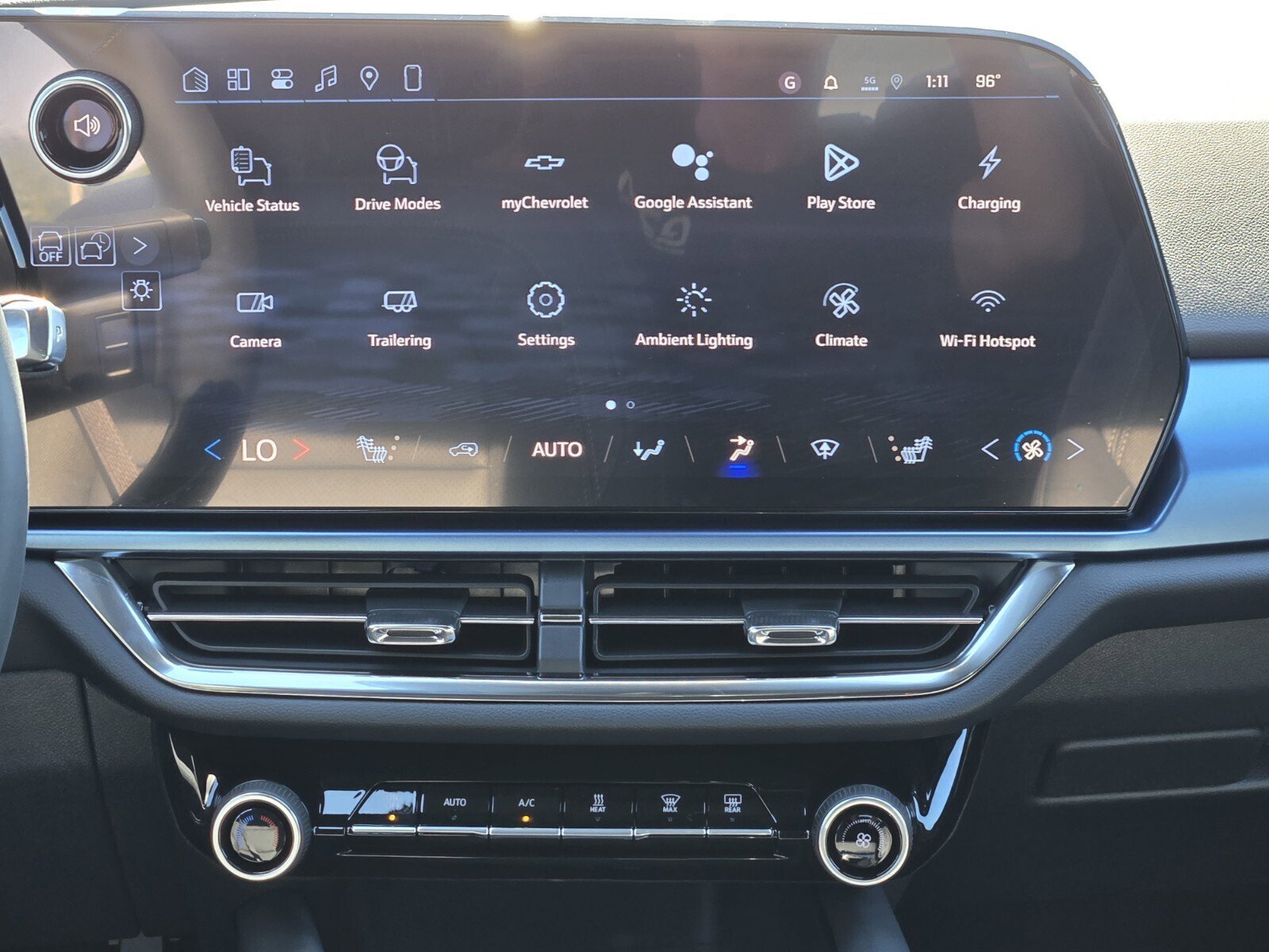 New 2026 Chevrolet Equinox EV LT image 9