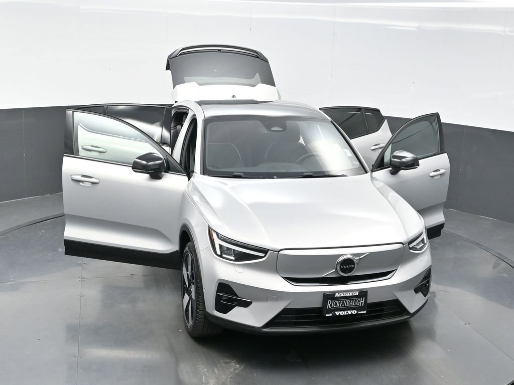 Used 2023 Volvo C40 P8 Recharge Ultimate image 34