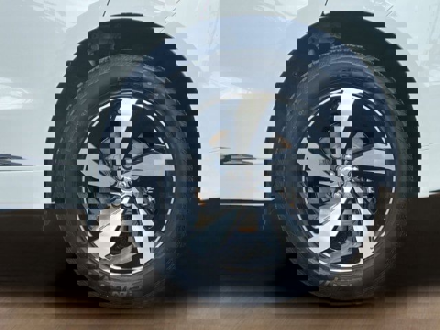 Certified 2025 Jaguar F-PACE R-Dynamic S image 13