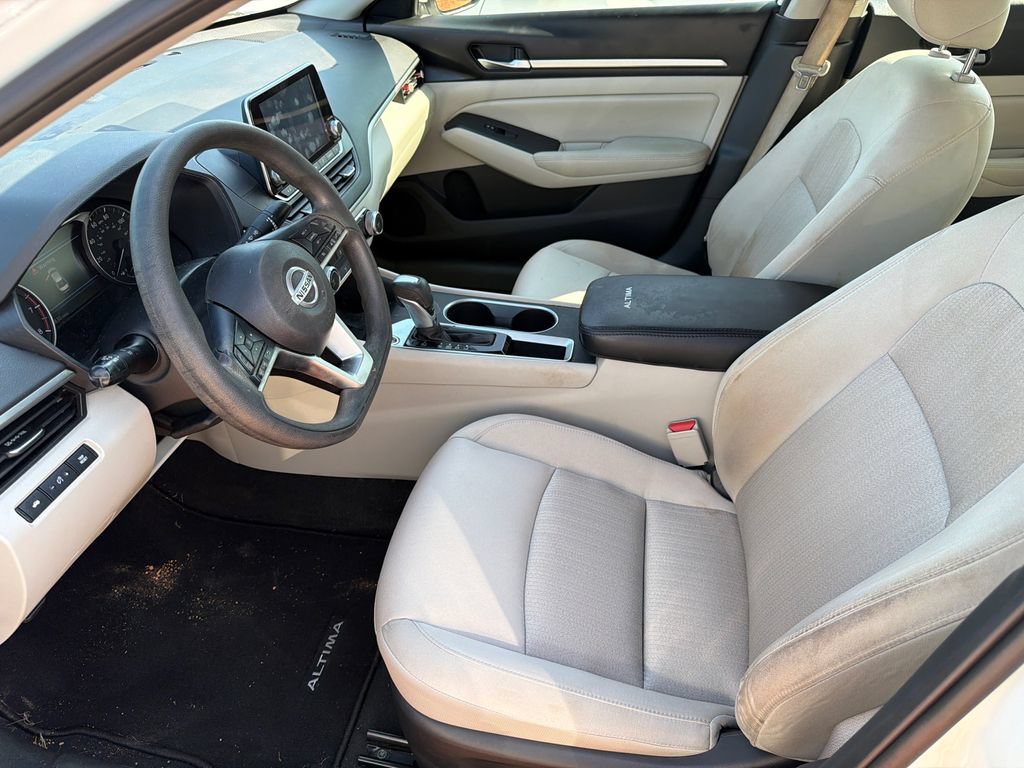 Used 2022 Nissan Altima 2.5 SV FWD image 9