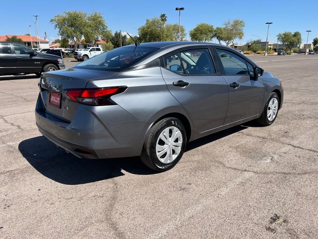 Used 2025 Nissan Versa S image 9