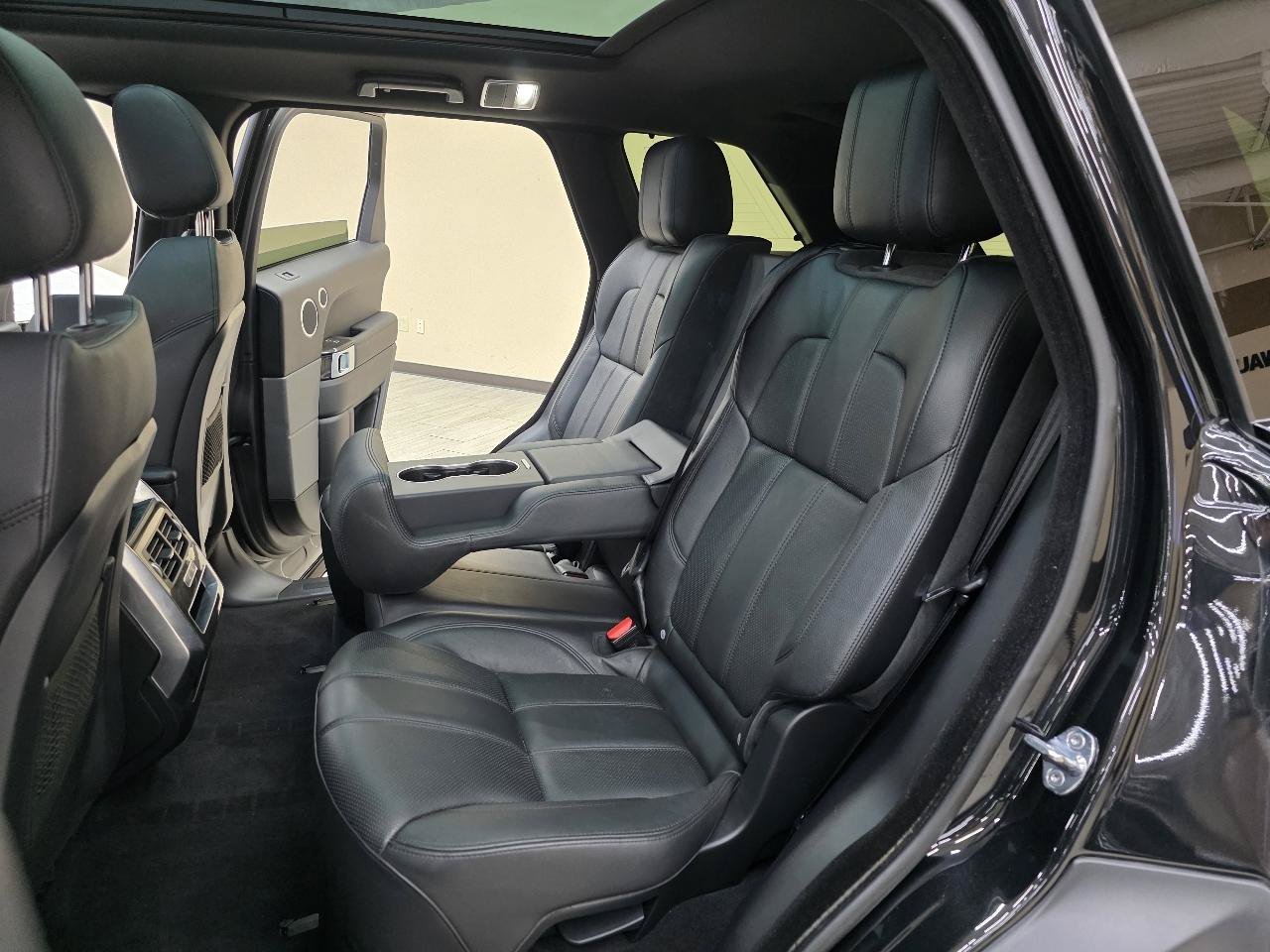 Used 2017 Land Rover Range Rover Sport SE AWD/4WD image 26