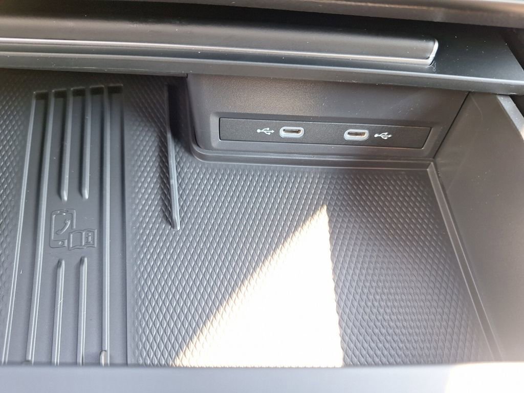 New 2026 Volkswagen Atlas Cross Sport SE image 17