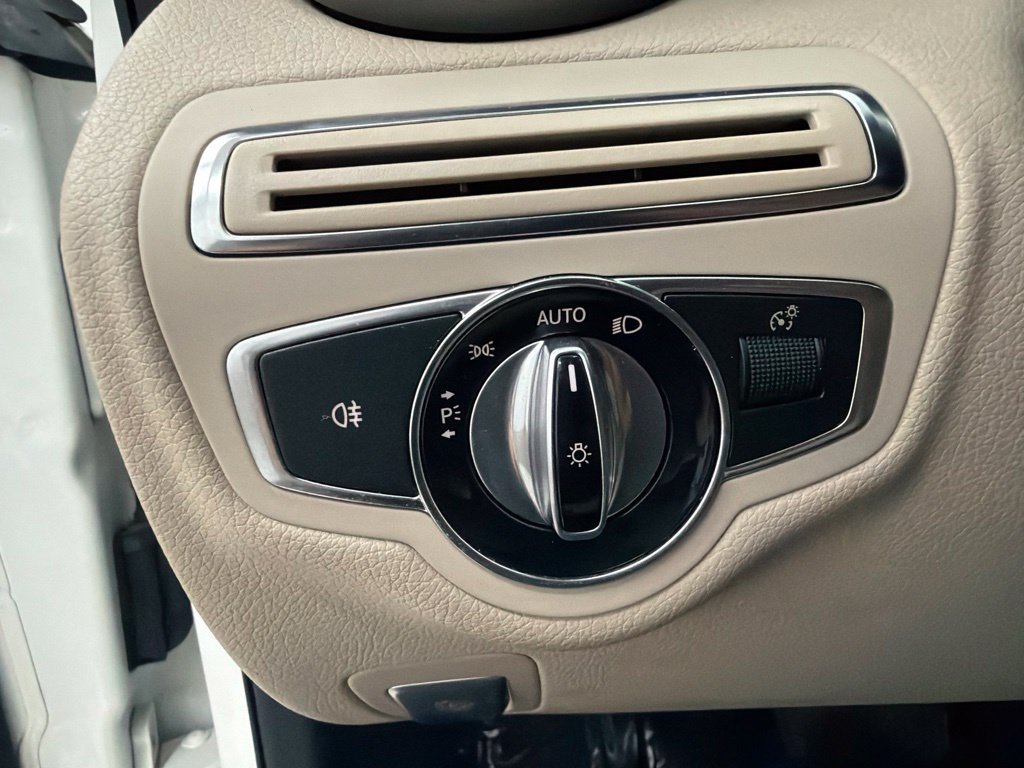 Used 2015 Mercedes-Benz C 300 4MATIC Sedan image 21