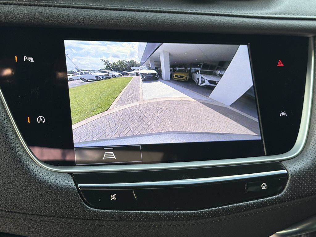 Certified 2025 Cadillac XT6 Luxury FWD image 25