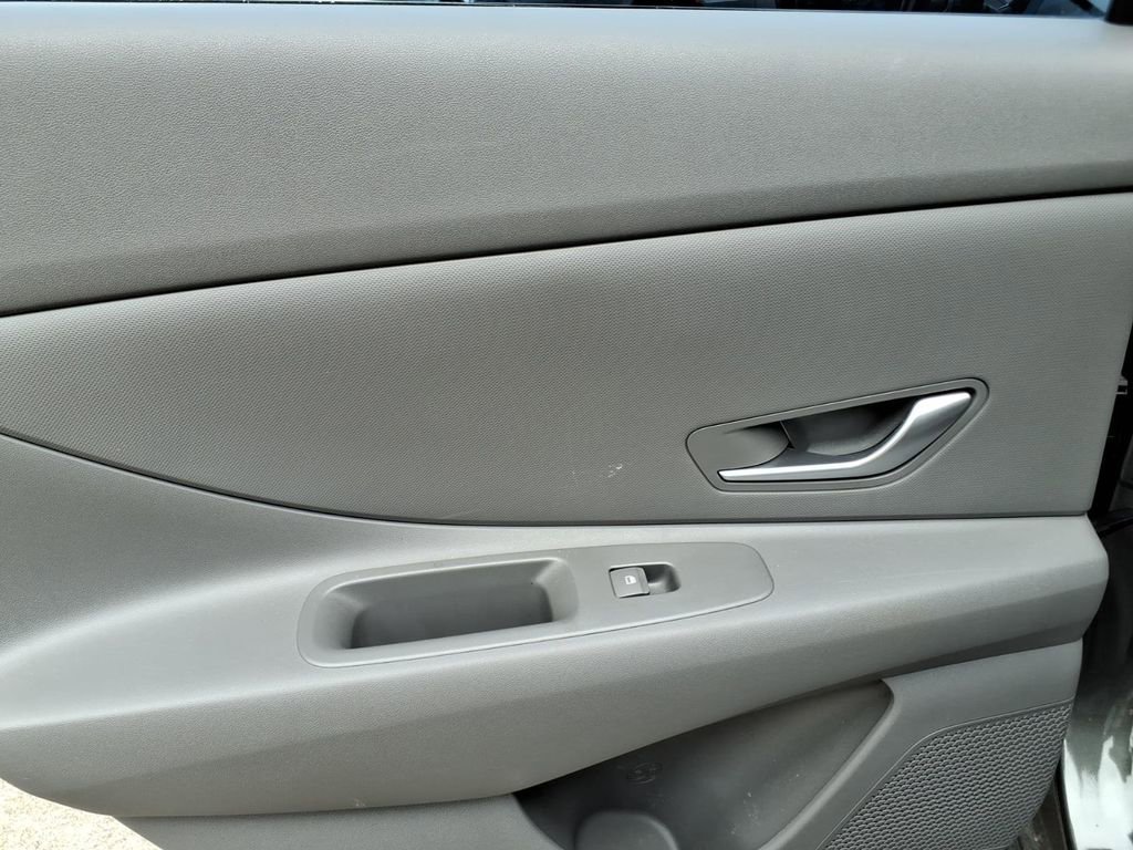 Used 2024 Hyundai Elantra SEL FWD image 10