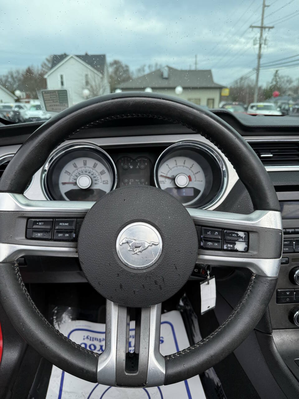 Used 2010 Ford Mustang Premium RWD image 17