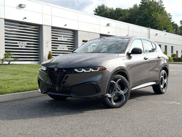 New 2026 Alfa Romeo Tonale w/ Active Assist Package AWD/4WD image 1