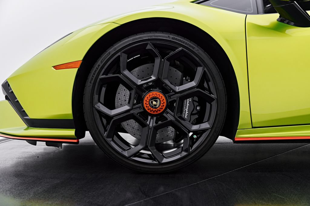 Used 2023 Lamborghini Huracan Tecnica RWD image 4