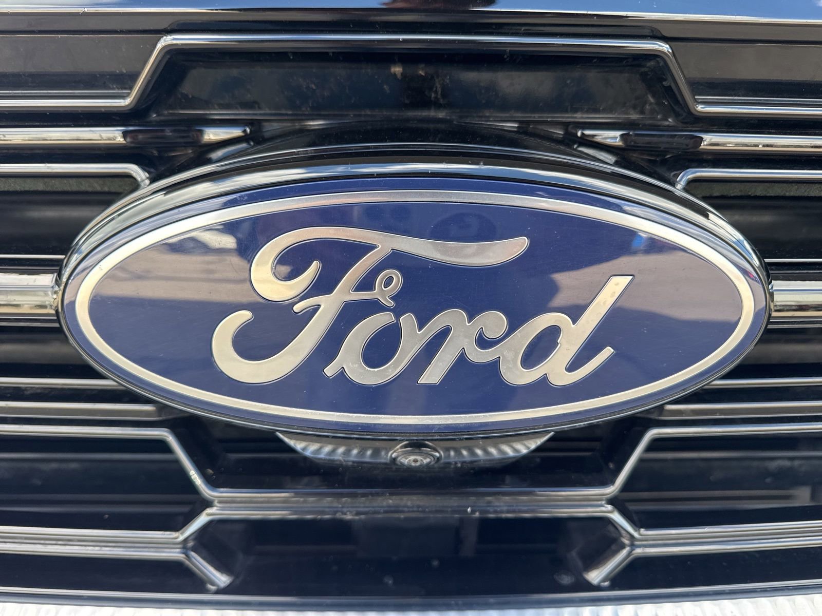 Certified 2025 Ford Expedition Max Platinum w/ Driver's Package AWD/4WD image 13